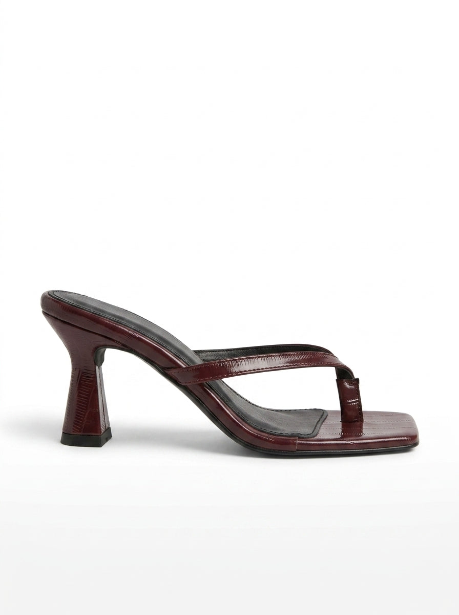 ADRIANA Vino — ADRIANA_VINO_web_lateral